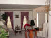 Living Room2.jpg (60220 bytes)