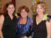 WMwedding_MomDaughters.jpg (59245 bytes)